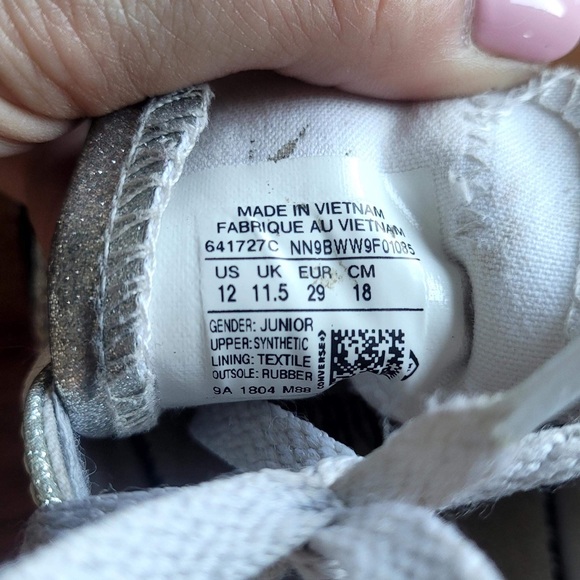 Converse shoes size 12 - Picture 5 of 6